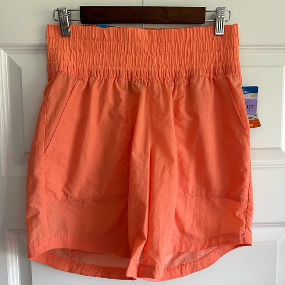 Columbia Women's Boundless Trek Shorts - 7" Inseam - Picture 1 of 6